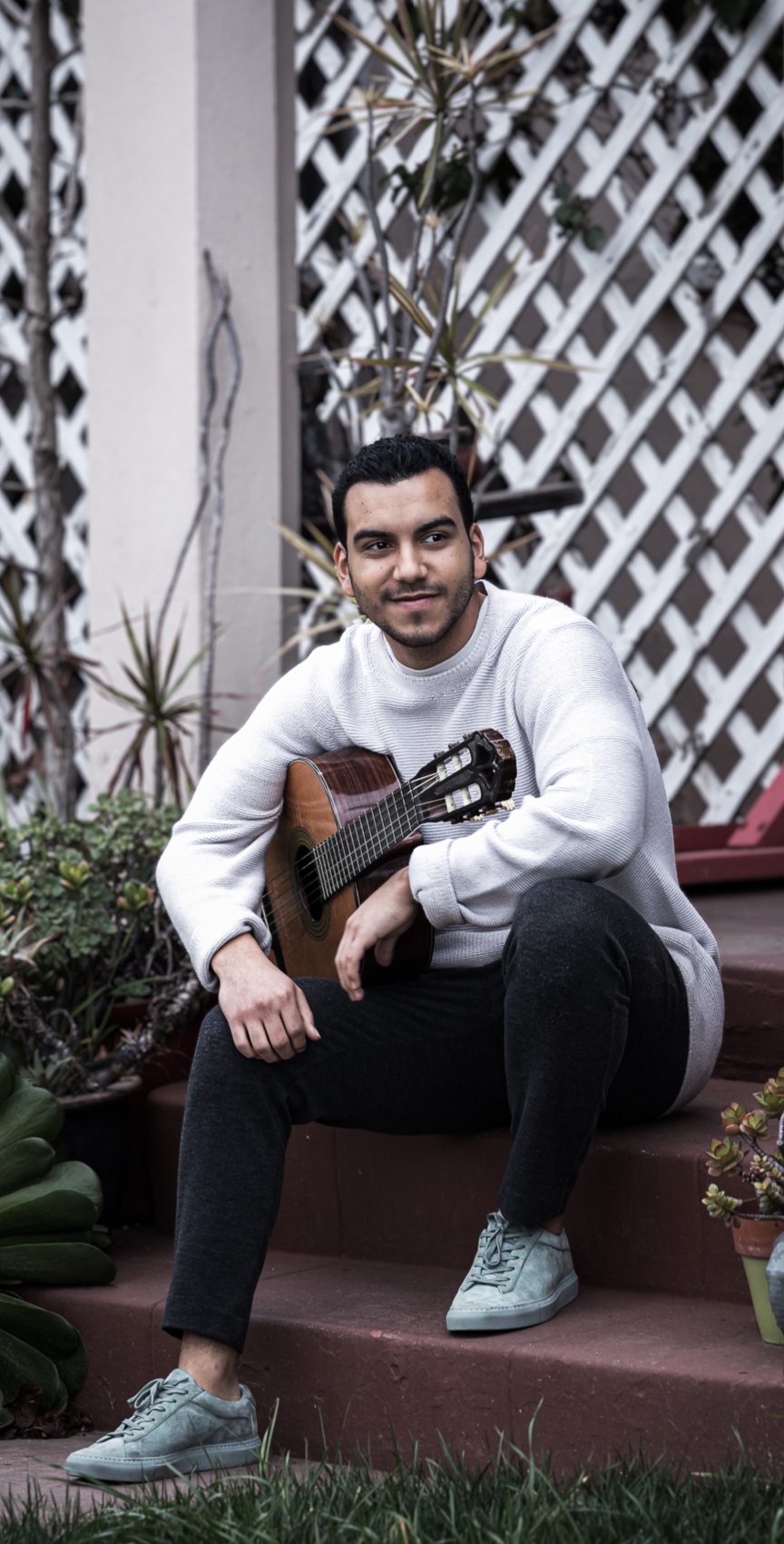 Rubén Rojas, guitar, voice, and piano teacher at McCabe's