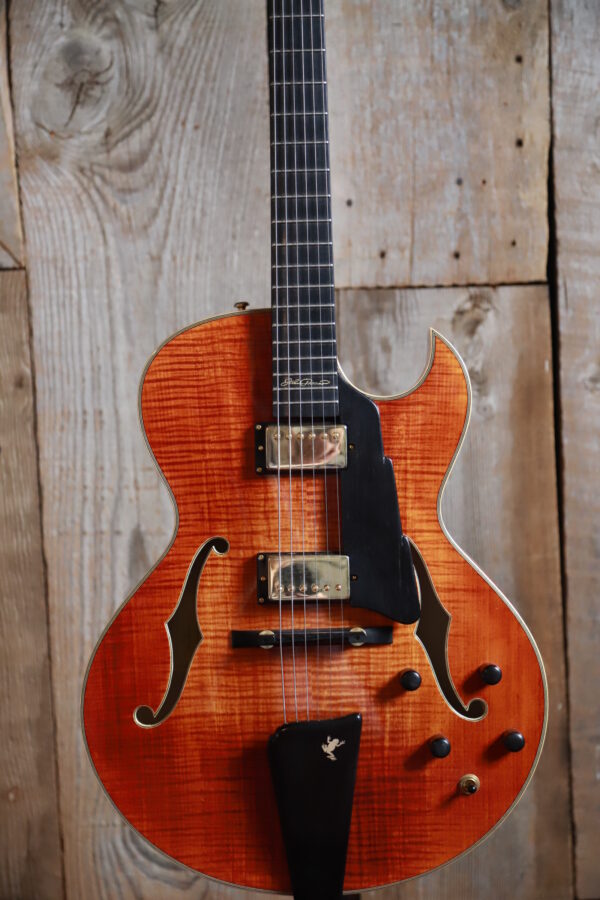 Eastman-AR380ce-HB-Used0.jpg